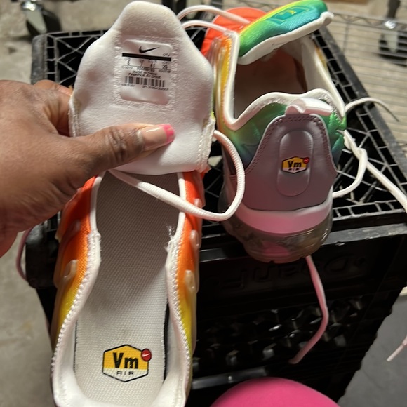 Nike shoes - Picture 5 of 8